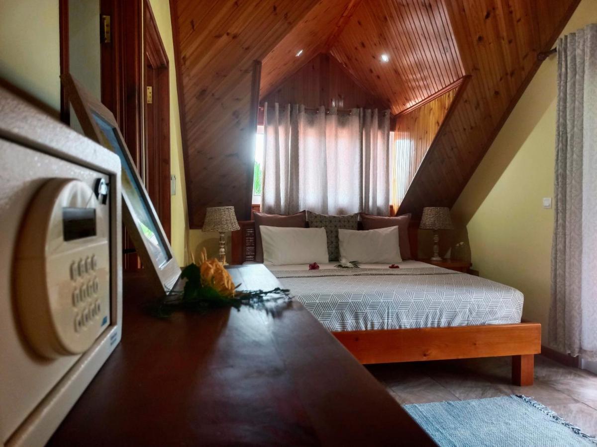 Badamier Self-Catering Apartment La Digue Bagian luar foto