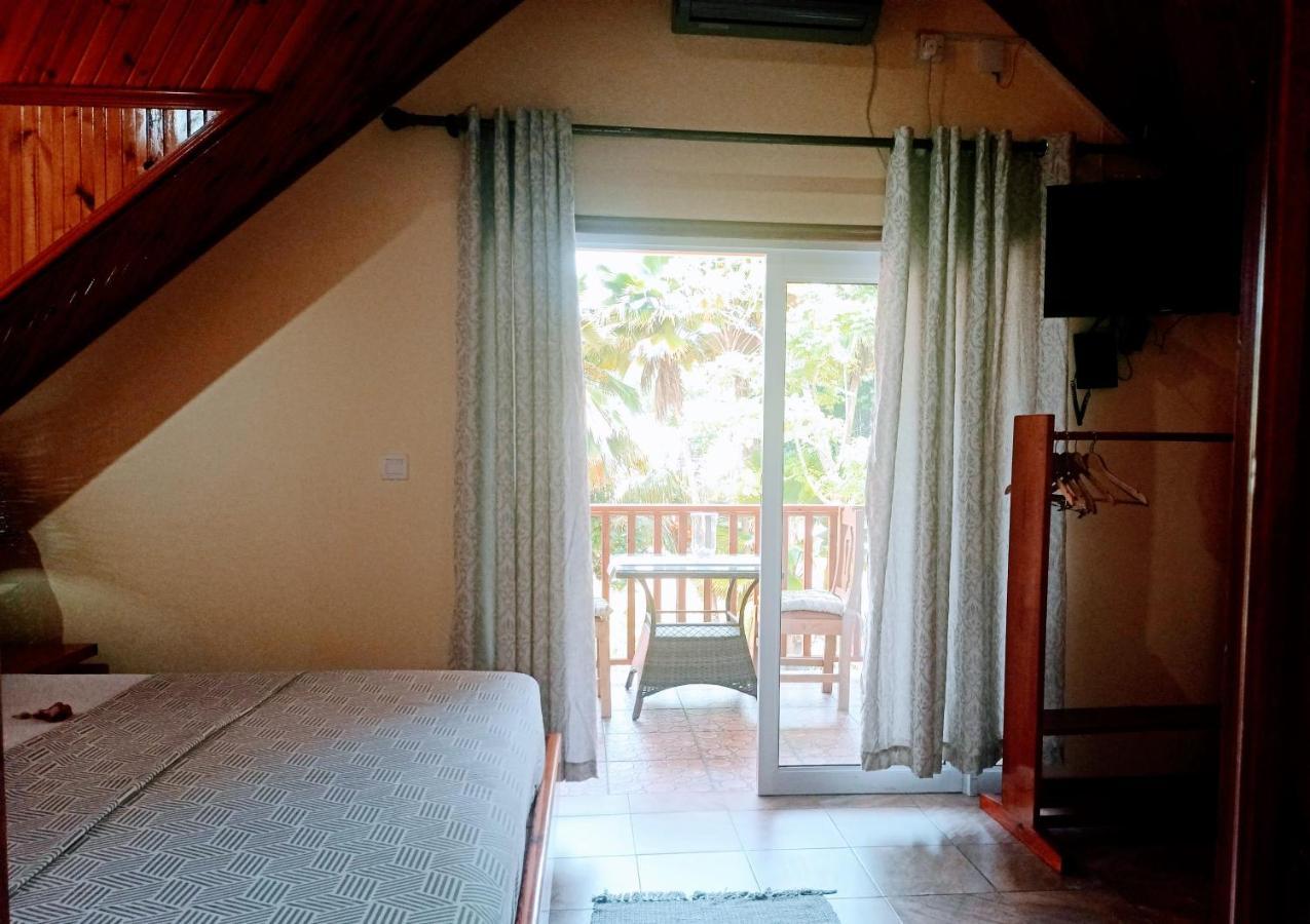 Badamier Self-Catering Apartment La Digue Bagian luar foto