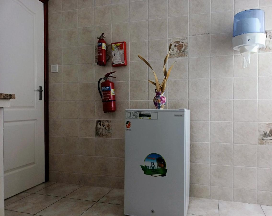 Badamier Self-Catering Apartment La Digue Bagian luar foto