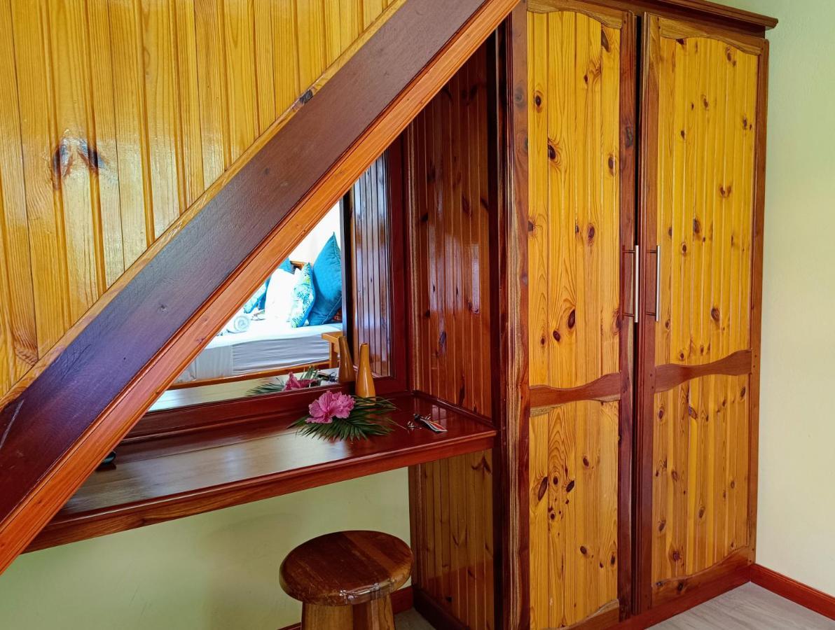 Badamier Self-Catering Apartment La Digue Bagian luar foto