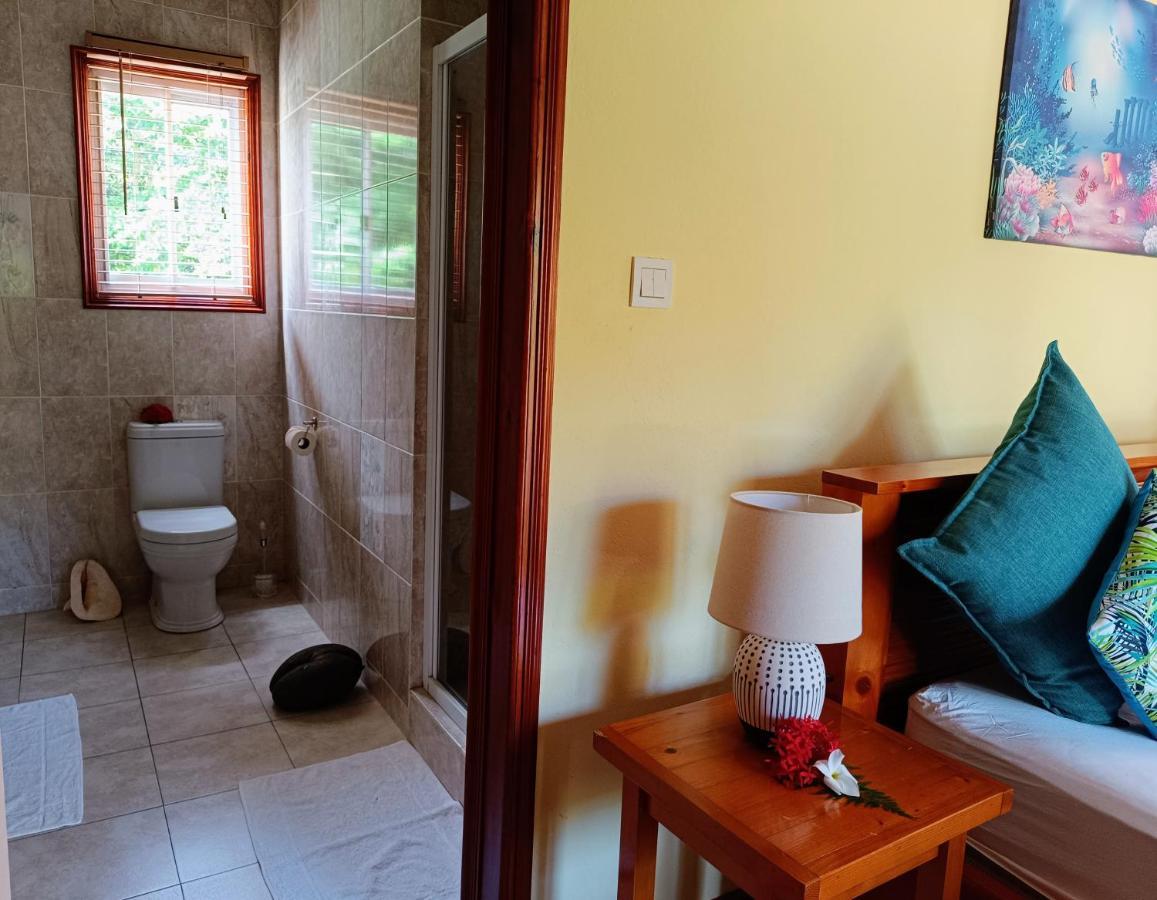 Badamier Self-Catering Apartment La Digue Bagian luar foto