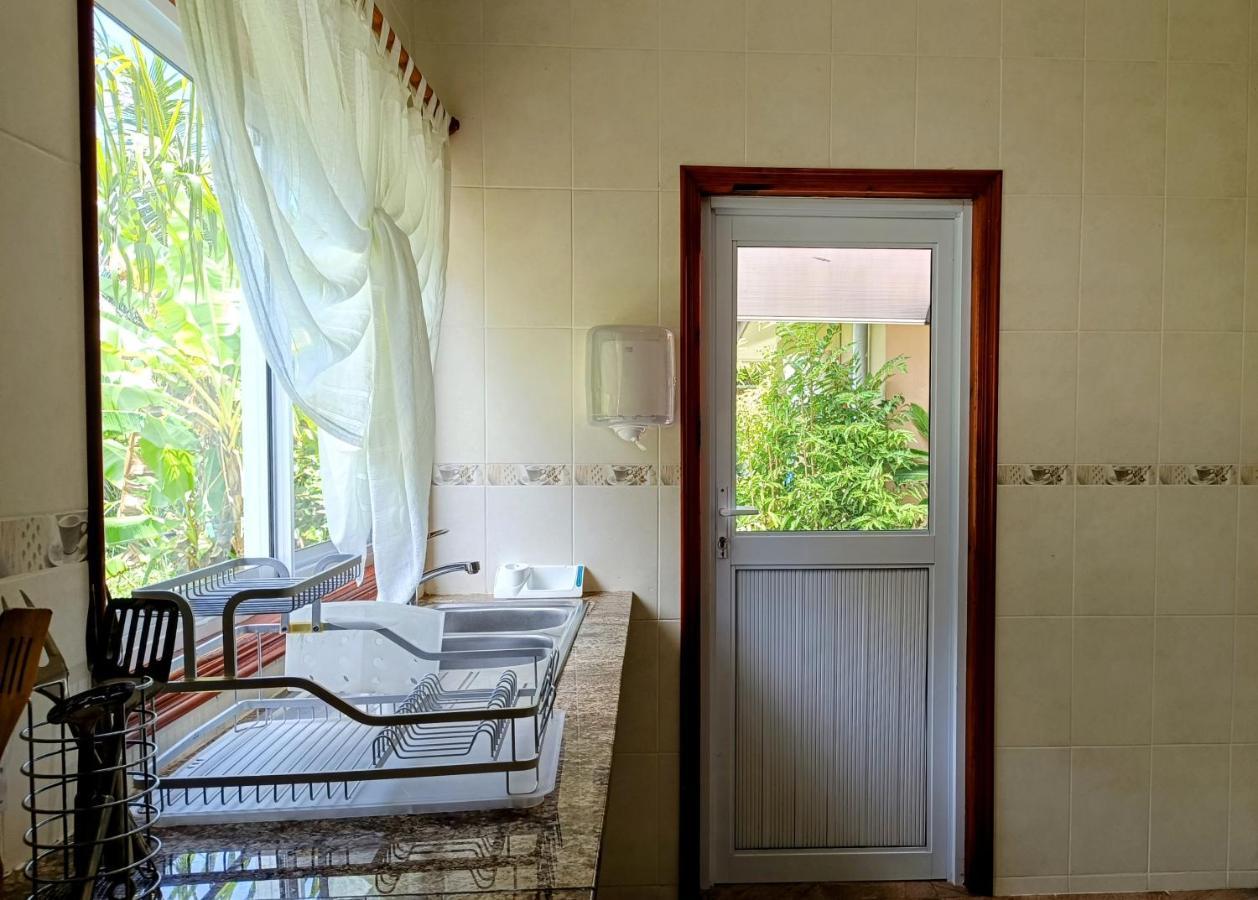 Badamier Self-Catering Apartment La Digue Bagian luar foto