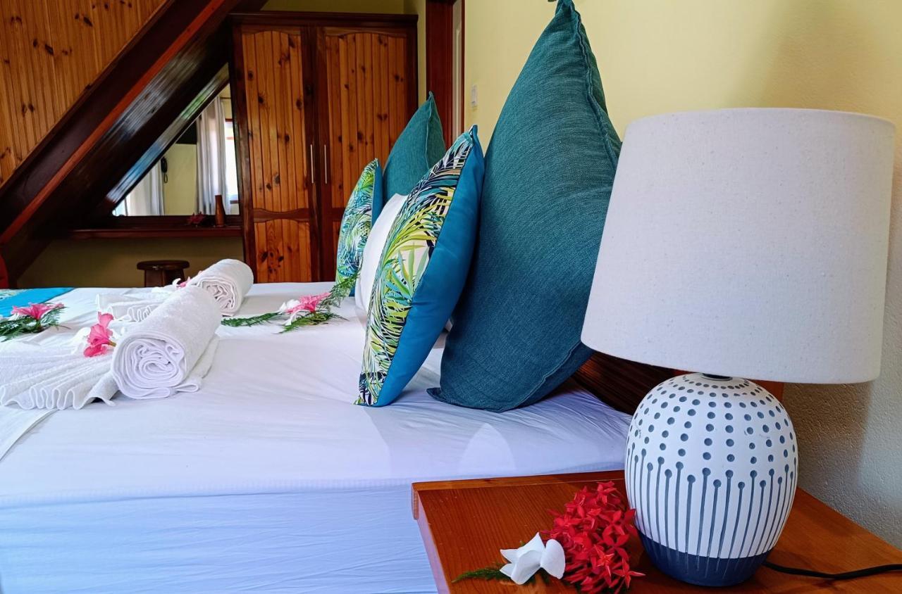 Badamier Self-Catering Apartment La Digue Bagian luar foto
