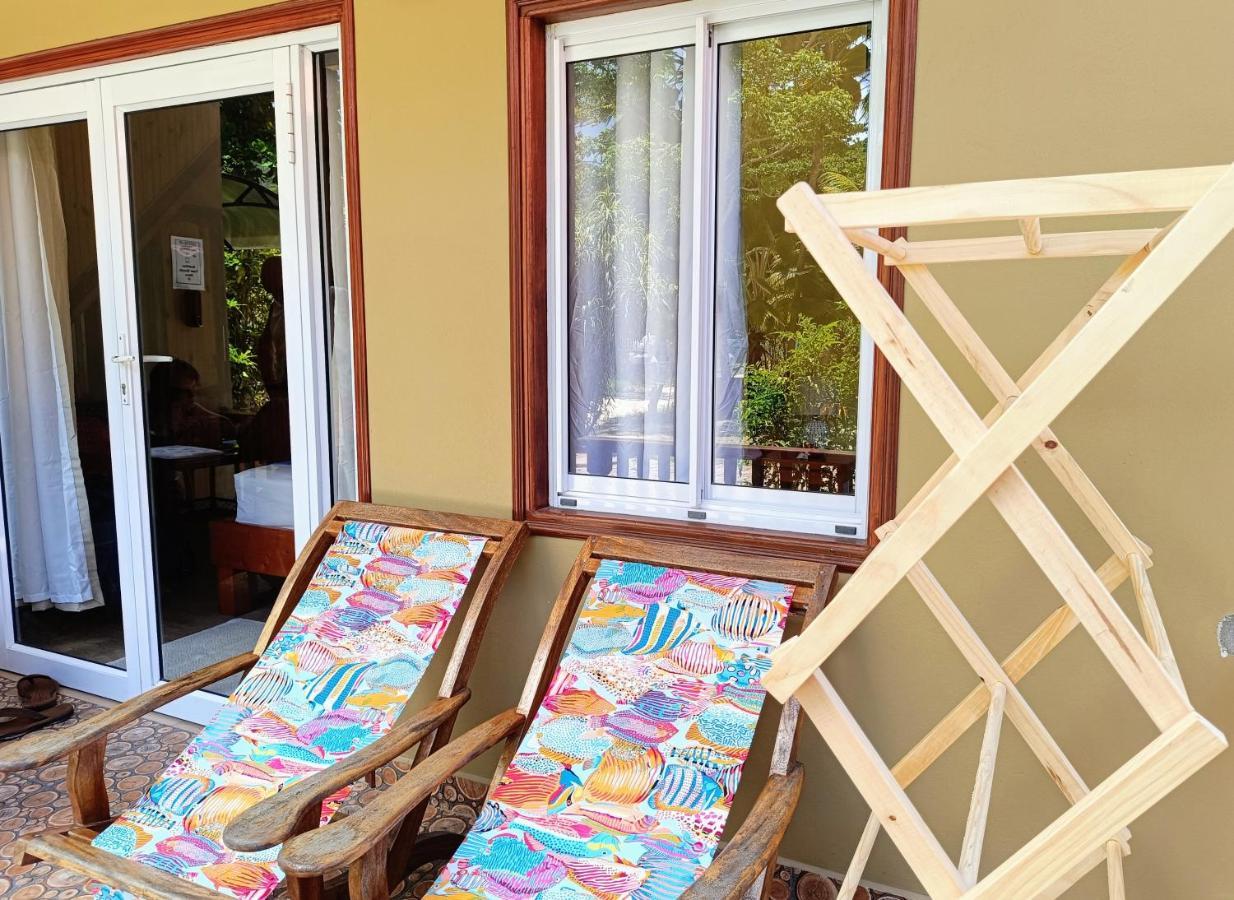 Badamier Self-Catering Apartment La Digue Bagian luar foto